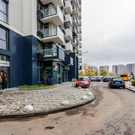 Новые Светлые Апартаменты Метро Славутич Kiew Exterior foto