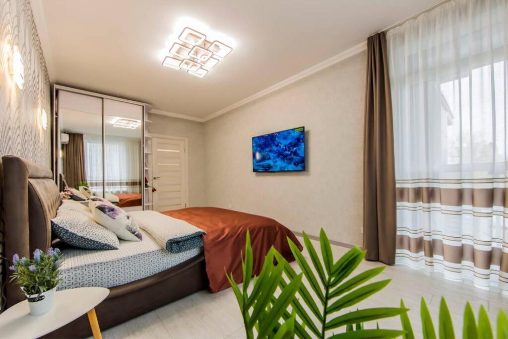 Новые Светлые Апартаменты Метро Славутич Kiew Exterior foto
