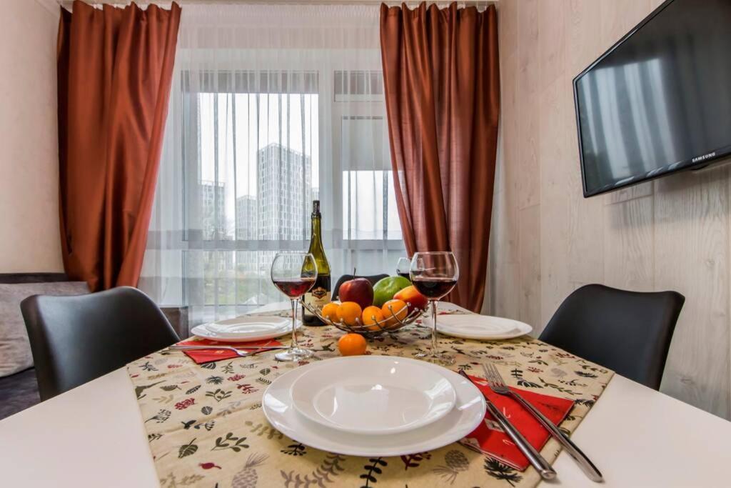Новые Светлые Апартаменты Метро Славутич Kiew Exterior foto