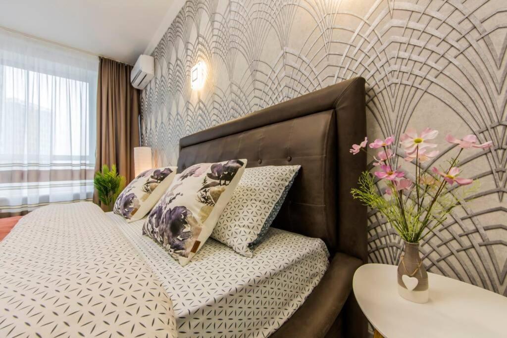 Новые Светлые Апартаменты Метро Славутич Kiew Exterior foto