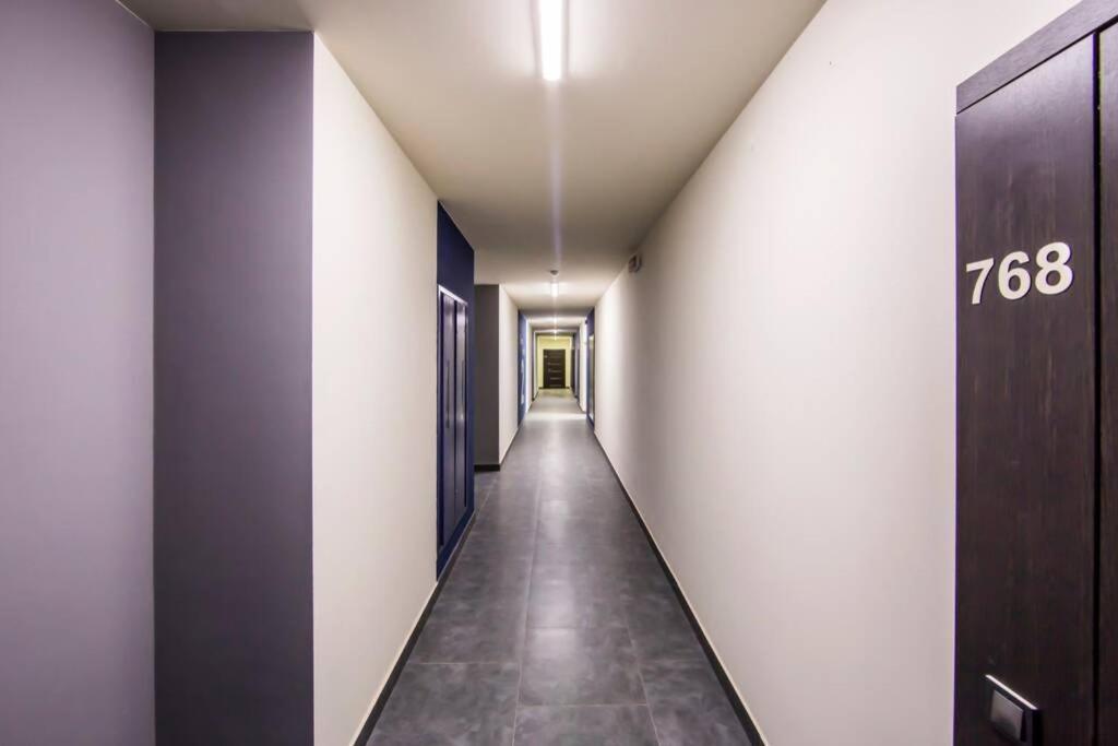 Новые Светлые Апартаменты Метро Славутич Kiew Exterior foto